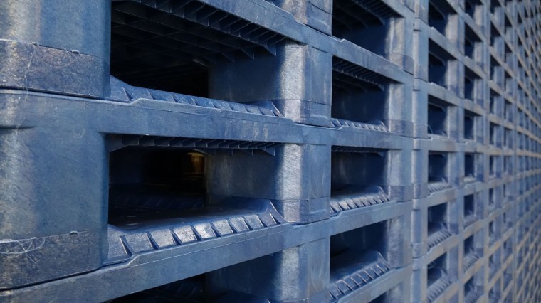 Plastic pallet supplier pledges to recycle all plastic pallets and boxes