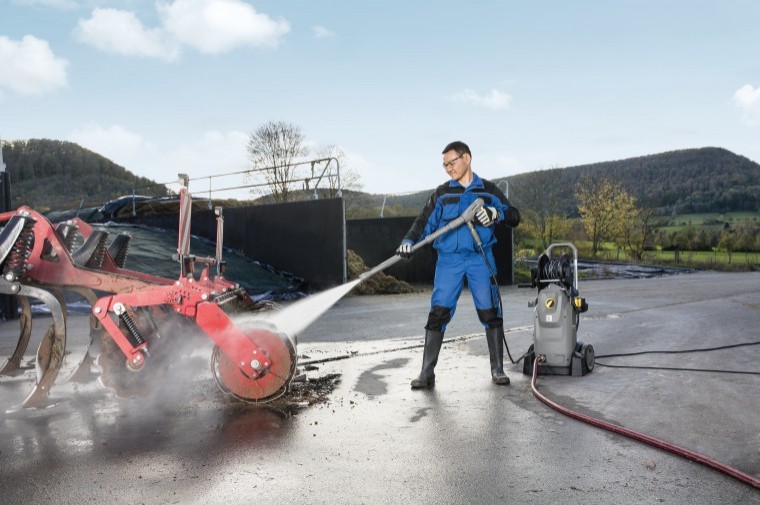 Pressure washer with hot benefits