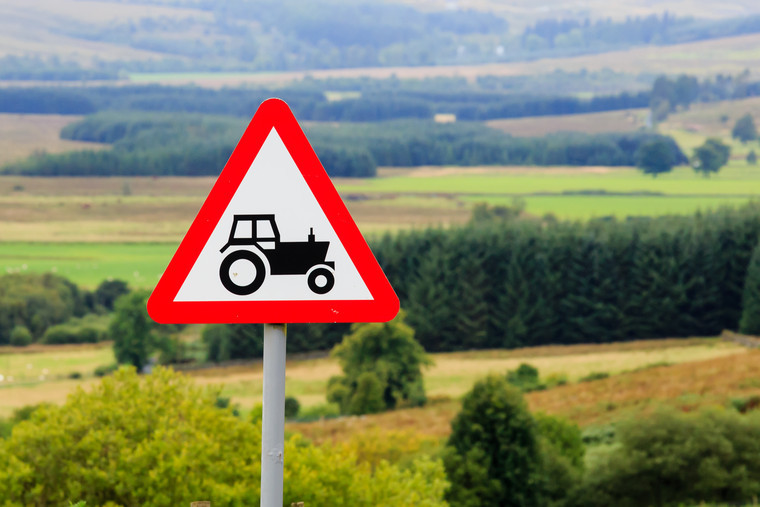 NFU Mutual advises farmers on safe tractor use on roads